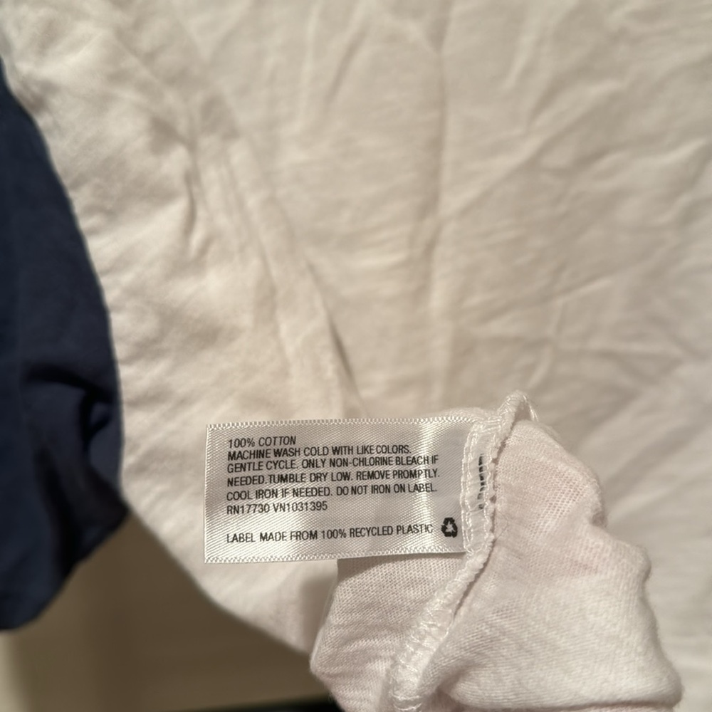NWT Universal Thread Tshirt - Picture 4 of 4